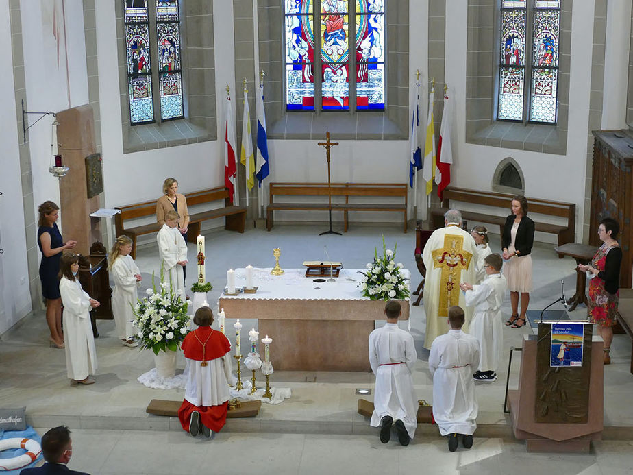 Feier der 1. Heiligen Kommunion in Sankt Crescentius (Foto: Karl-Franz Thiede)